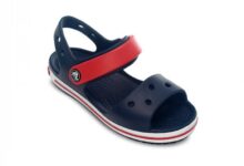 Photo of Почему детские сандалии Crocs стали летним хитом
